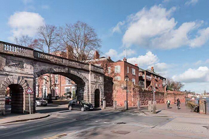 1 Bedroom Flat For Sale In City Walls, Chester, Cheshire, CH1