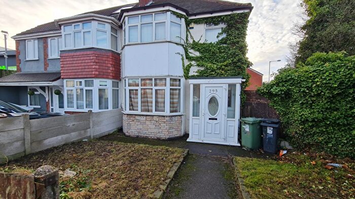 3 Bedroom Semi-detached House To Rent In Wolverhampton Rd, Walsall, WS2