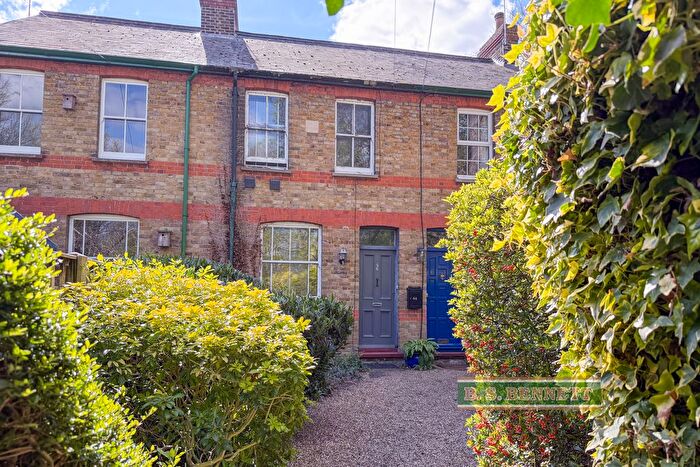 3 Bedroom Terraced House For Sale In Wraysbury, Berkshire, TW19
