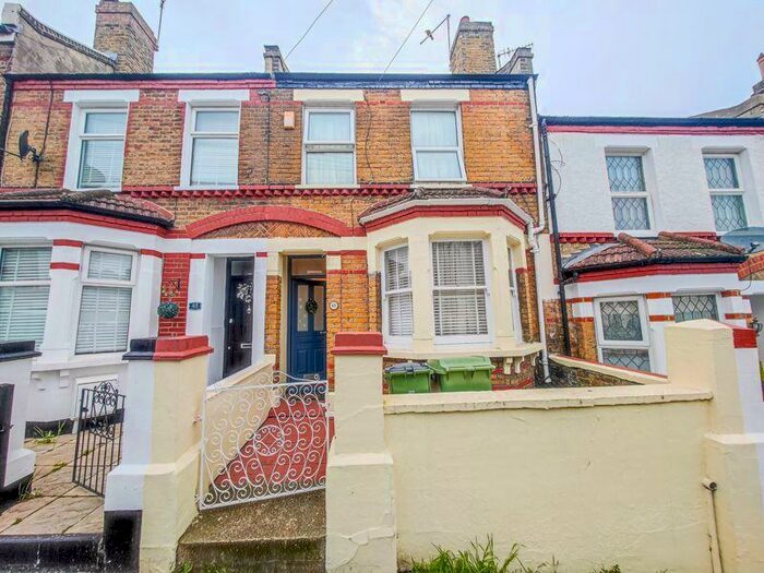 Houses for sale & to rent in SE18 7DY, Plumstead Road, Glyndon London