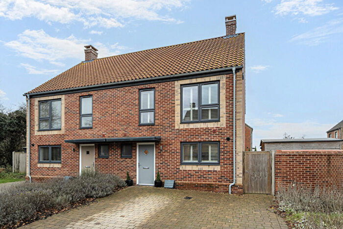 3 Bedroom Semi Detached House For Sale In Shenkwyn Road, Cringleford, NR4