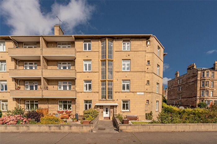 4 Bedroom Flat For Sale In Falcon Road West, Edinburgh, EH10