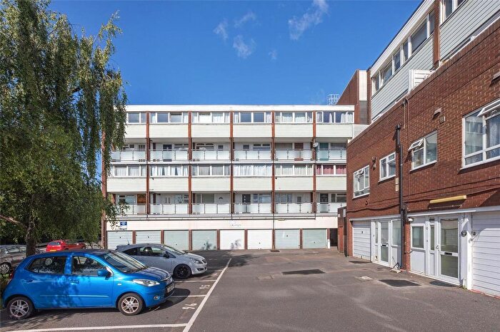 2 Bedroom Detached House For Sale In Sylvan Road, London, SE19