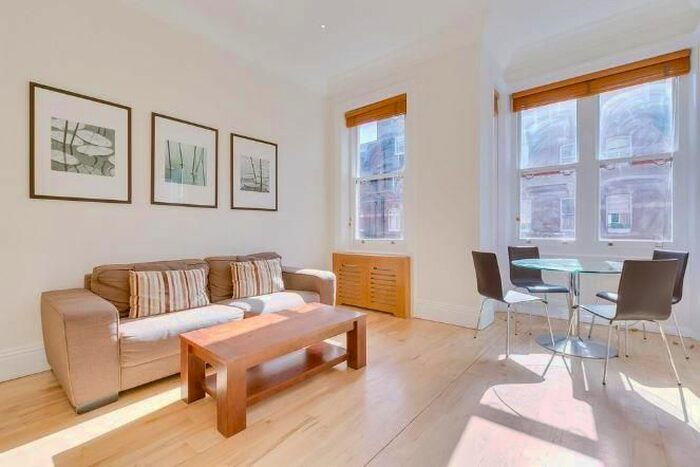 2 Bedroom Flat To Rent In Crawford Place, Marylebone, London, W1H