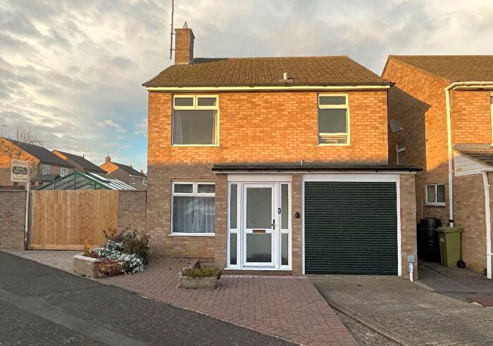 3 Bedroom Detached House For Sale In Austen Avenue, Olney, MK46