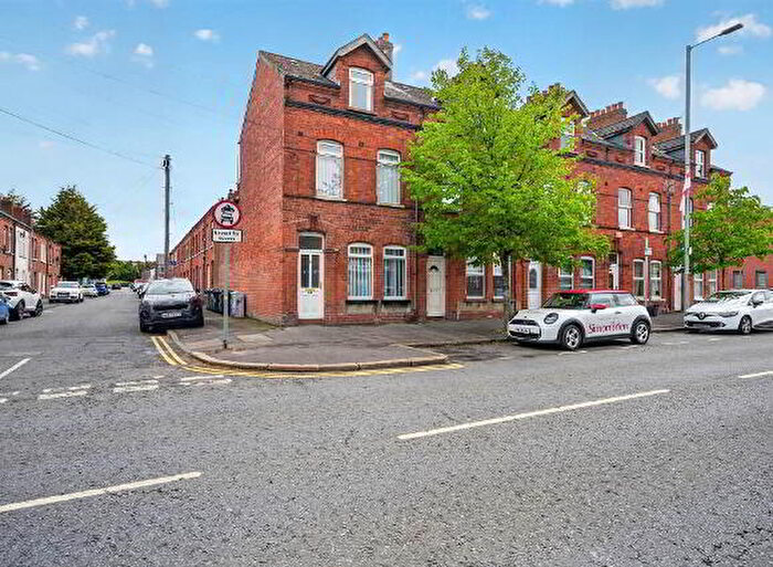 4 Bedroom End TownHouse For Sale In Bloomfield Avenue, Belfast, BT5