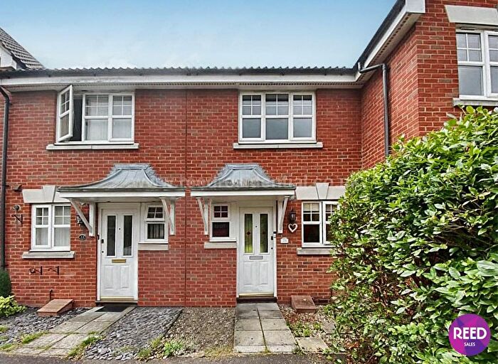 2 Bedroom Property To Rent In Grosvenor Road, Rayleigh, SS6