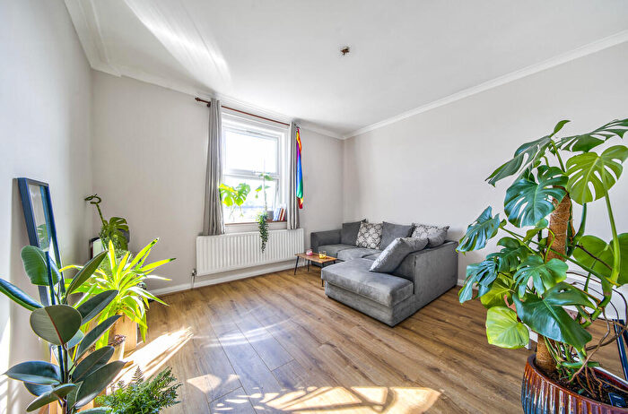1 Bedroom Apartment To Rent In Chamberlayne Road, London, NW10
