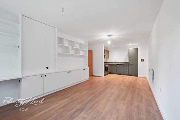 2 Bedroom Apartment For Sale In Meath Crescent, London, E2