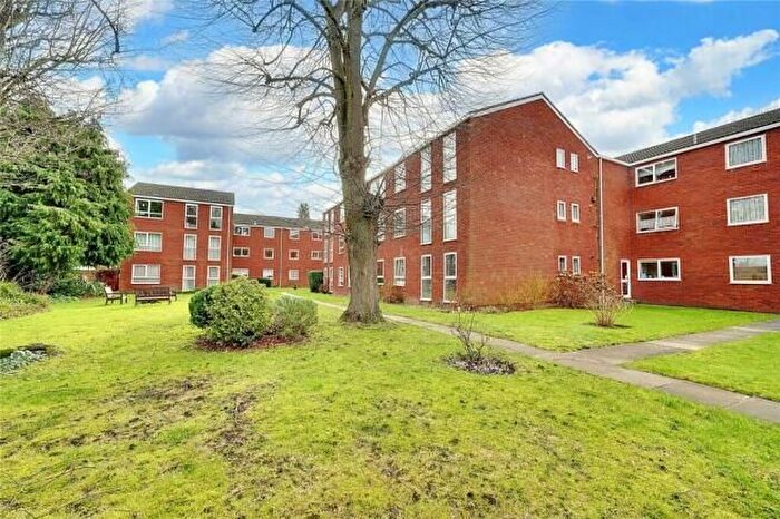 2 Bedroom Flat To Rent In Austin Court, Enfield, EN1