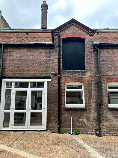 4 Bedroom Flat To Rent In Upper George Street, Luton, LU1