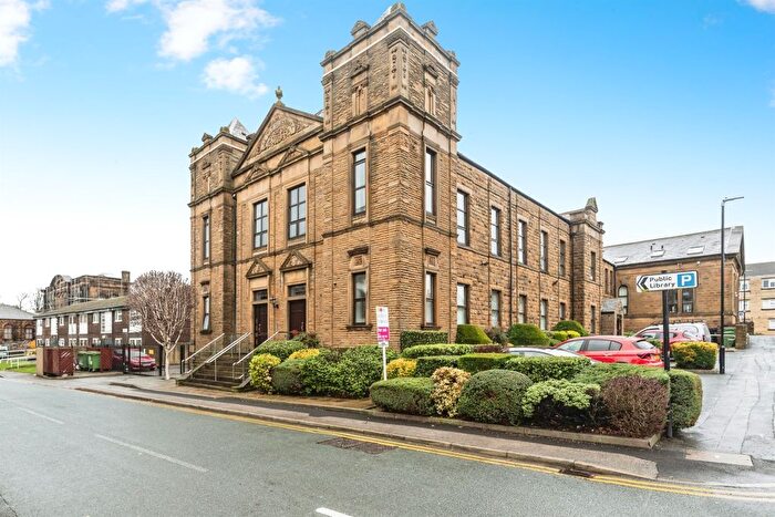 2 Bedroom Flat For Sale In Commercial Street, Morley, Leeds, LS27