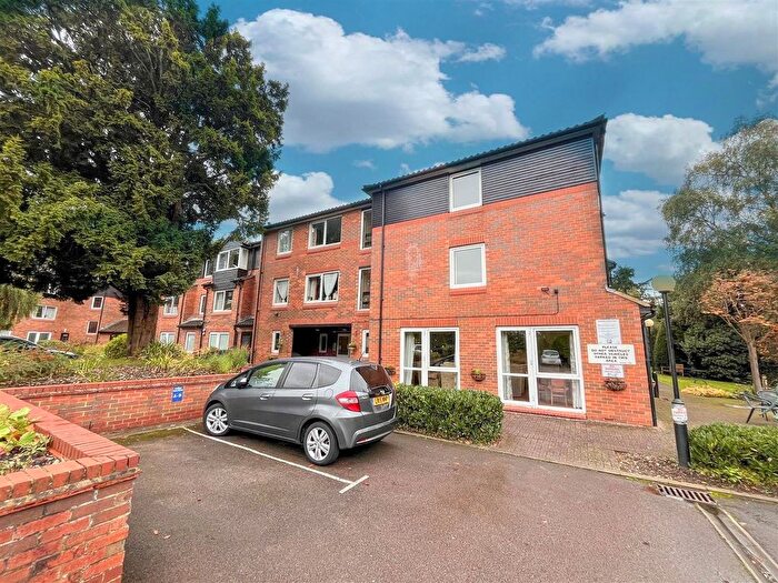 2 Bedroom Flat To Rent In Elstree Road, Bushey Heath, Bushey, Hertfordshire, WD23