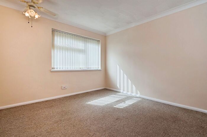 1 Bedroom Flat For Sale In Meggeson Avenue, Southampton, SO18