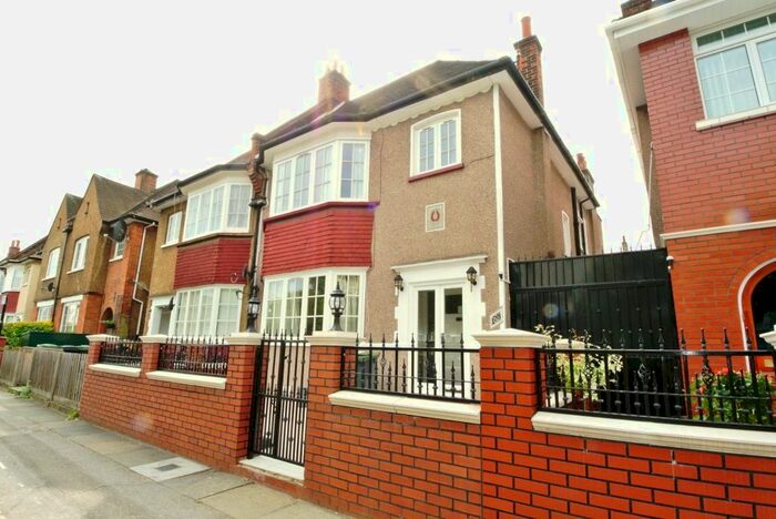 4 Bedroom Semi-Detached House To Rent In Algernon Road, Lewisham, SE13