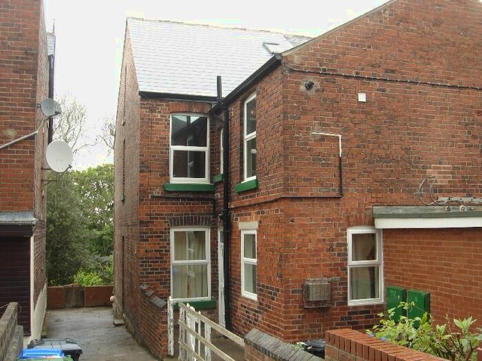 4 Bedroom Semi-Detached House To Rent In Cliffefield Road, Sheffield, S8