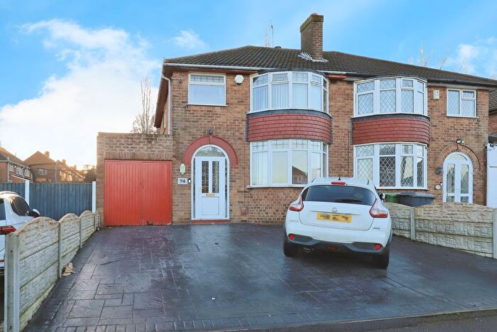 3 Bedroom Semi Detached House For Sale In Wordsworth Avenue, Wolverhampton, West Midlands, WV4