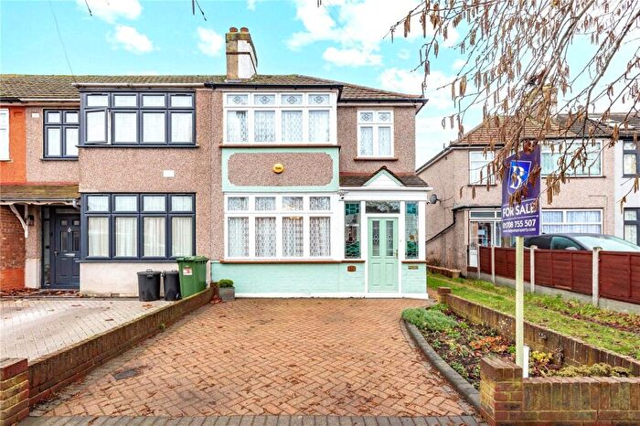 3 Bedroom End Of Terrace House To Rent In Crow Lane, Romford, Essex, RM7