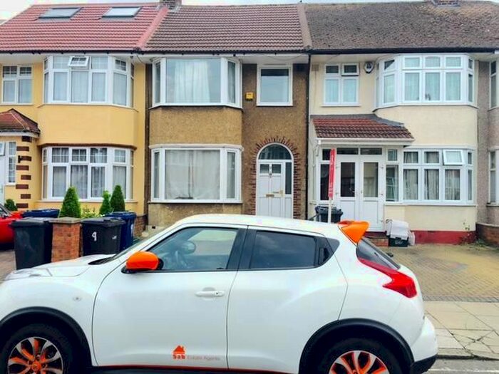 4 Bedroom Terraced House To Rent In Towers Road, Southall, UB1