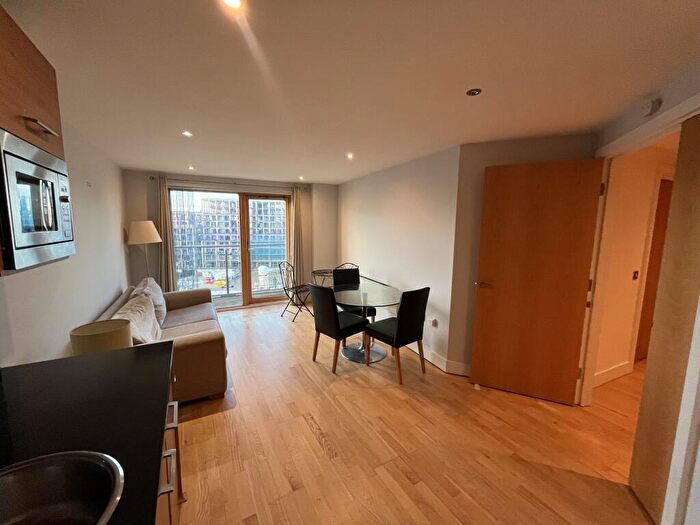 2 Bedroom Apartment To Rent In Clarence House Leeds, LS10