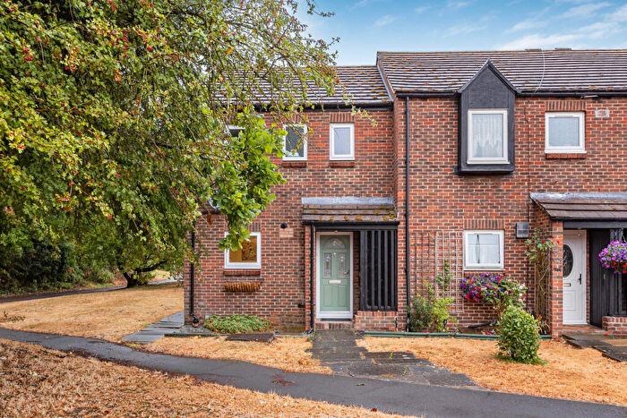 3 Bedroom End Of Terrace House For Sale In St. Johns Close, Didcot, OX11