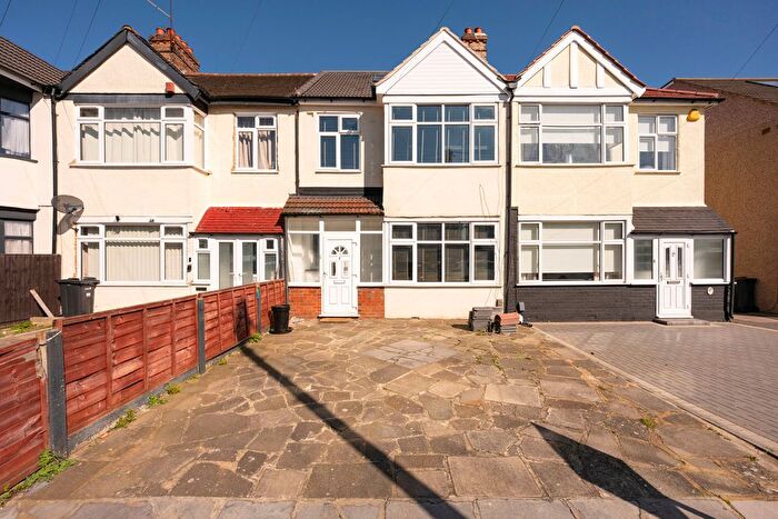4 Bedroom Terraced House For Sale In Baron Gardens, Ilford, IG6