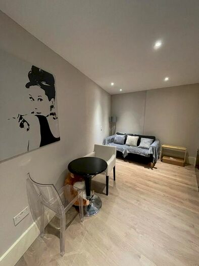 Studio To Rent In Lithos Road, London, NW3