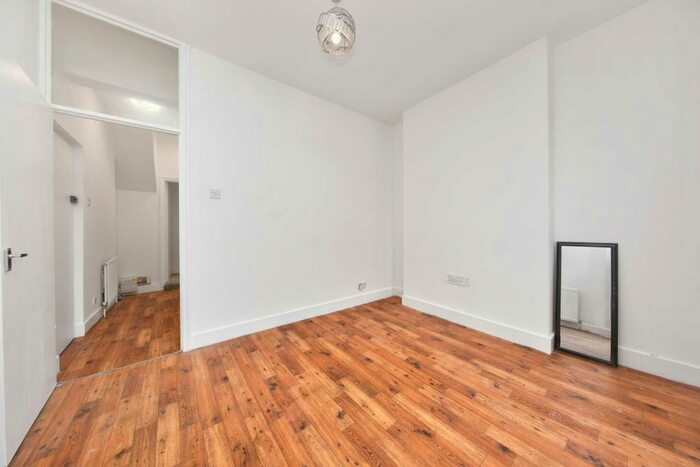 1 Bedroom Flat To Rent In Granville Road, Walthamstow, E17