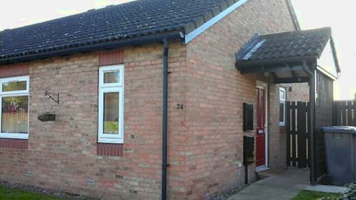 2 Bedroom Bungalow To Rent In Park Court, S63