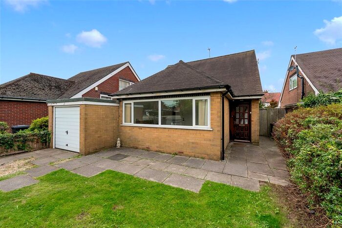 3 Bedroom Detached Bungalow To Rent In Dickinson Road, Formby, L37