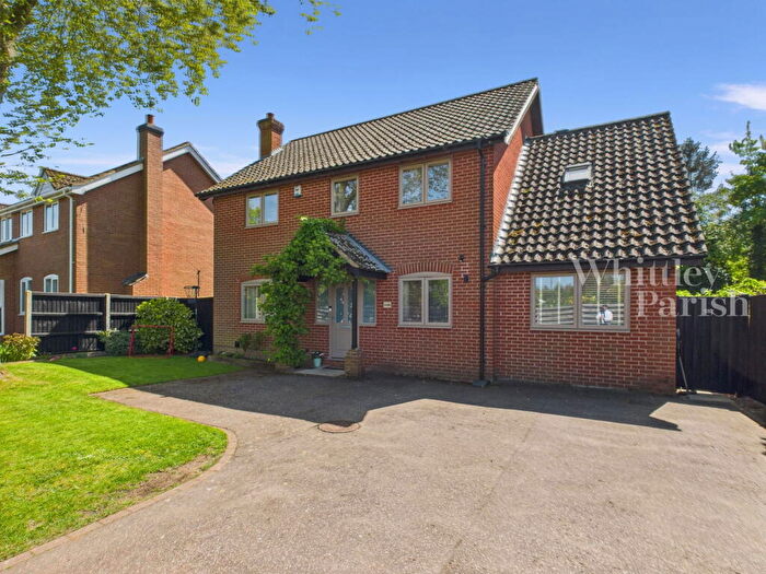 4 Bedroom Detached House For Sale In The Poplars, Forncett St Peter, Norwich, NR16