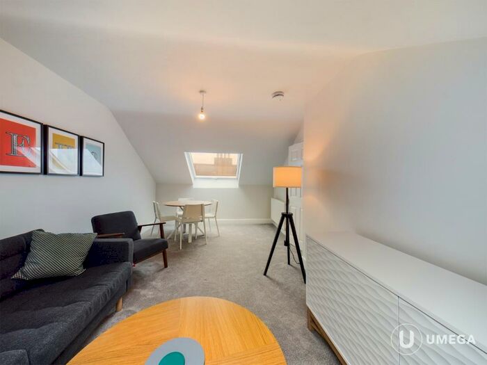 1 Bedroom Flat To Rent In Drumdryan Street, Tollcross, Edinburgh, EH3