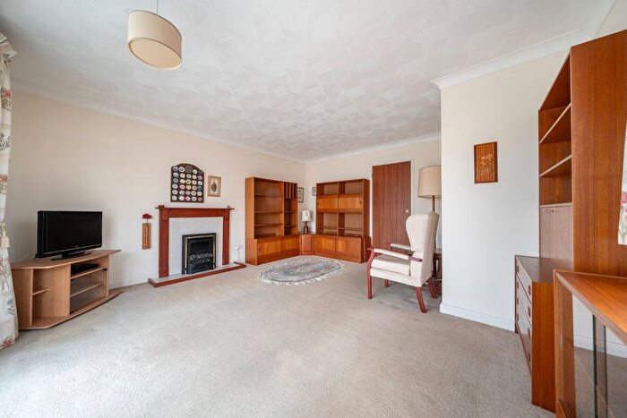 2 Bedroom Bungalow For Sale In Emerald Close, Southampton, Hampshire, SO19