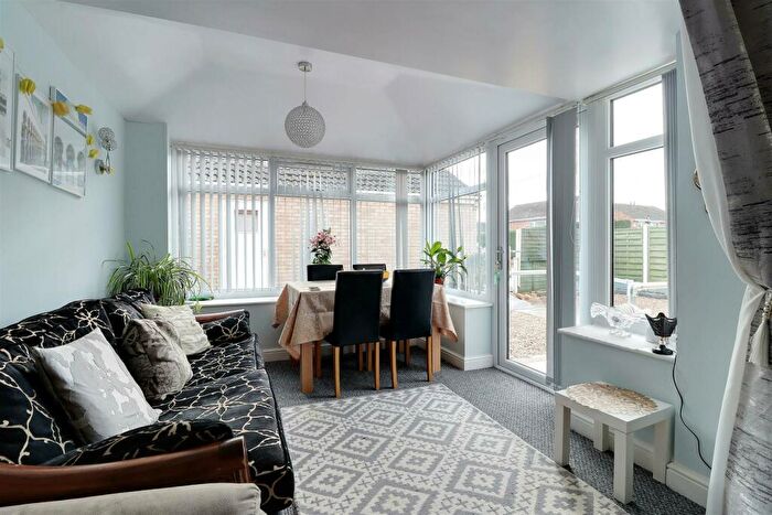 2 Bedroom Semi-Detached Bungalow For Sale In Ash Avenue, Elloughton, HU15