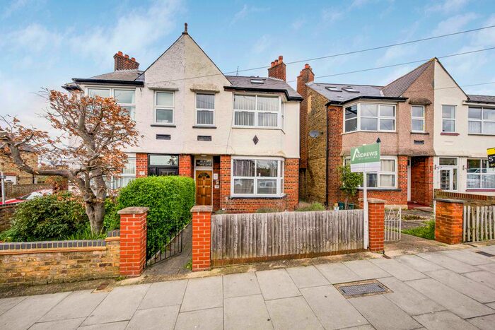 2 Bedroom Flat To Rent In Belmont Road, Uxbridge, UB8