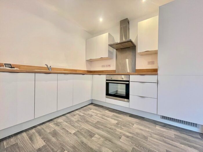 1 Bedroom Flat To Rent In Southdownview Road, Broadwater, Worthing, BN14