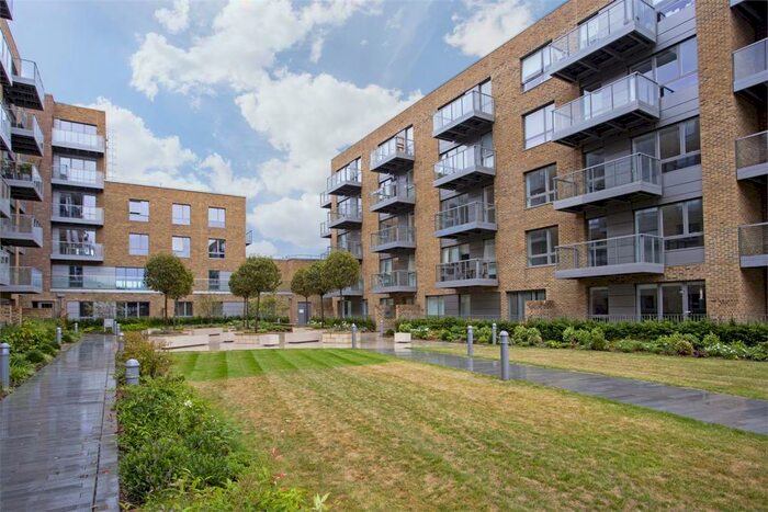 2 Bedroom Apartment To Rent In Cooper Court, Smithfield Square, Hornsey, N8