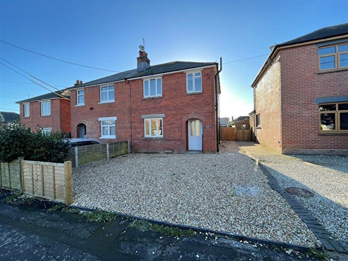 2 Bedroom Semi Detached House For Sale In Victena Road, Fair Oak, SO50