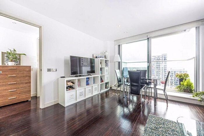 1 Bedroom Apartment For Sale In Pan Peninsula Square, London, E14