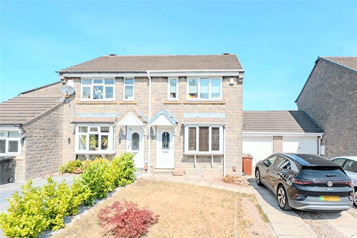 2 Bedroom Semi-detached House For Sale In Norwood Crescent, Stanningley, Pudsey, West Yorkshire, LS28