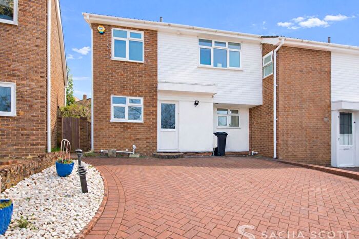 5 Bedroom End Terrace House For Sale In Harkness Close, Epsom, KT17