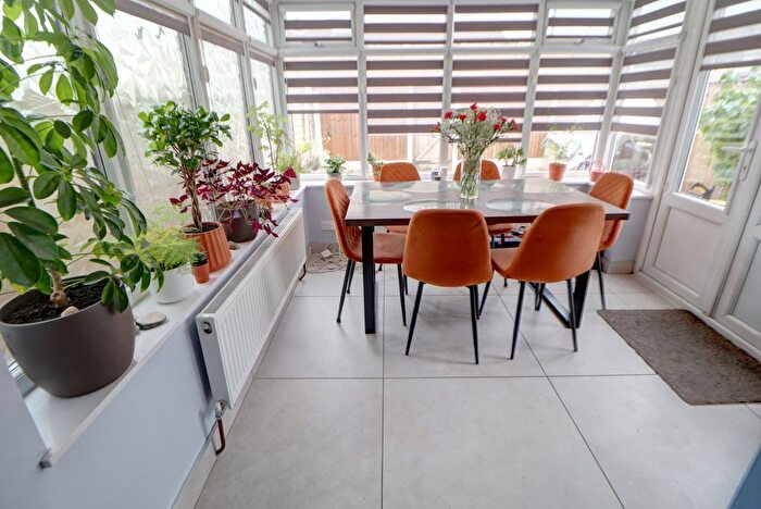 3 Bedroom End Of Terrace House For Sale In Lucerne Close, Chadderton, Oldham, OL9