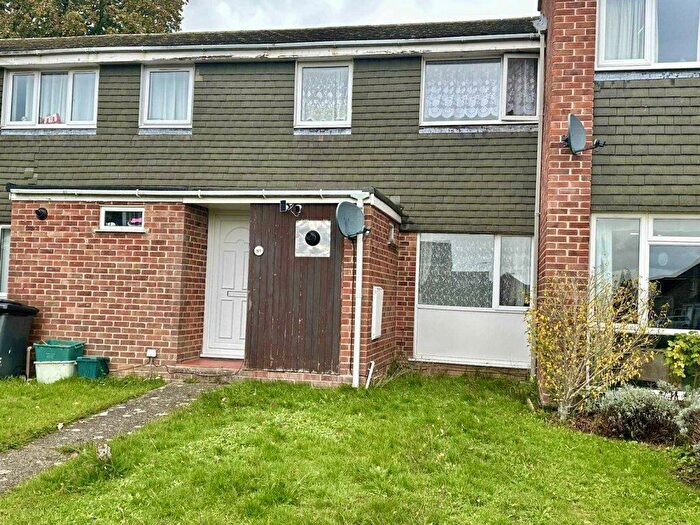 3 Bedroom Town House For Sale In Sagecroft Road, Thatcham, RG18