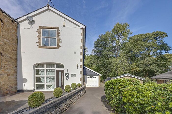 4 Bedroom Semi-Detached House For Sale In Holme Lane, Townsend Fold, Rossendale, BB4