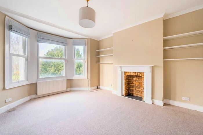 2 Bedroom Flat To Rent In Fulham Palace Road, Bishop's Park, London, SW6