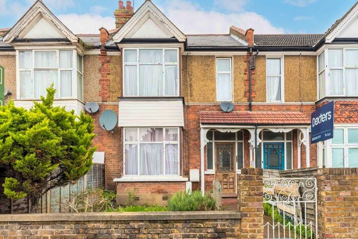 3 Bedroom Flat To Rent In London Road, Isleworth, TW7