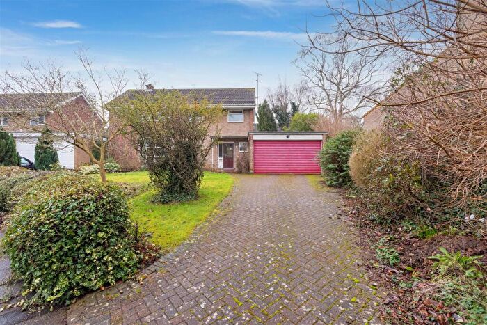 3 Bedroom Detached House For Sale In Wootton Way, Maidenhead, SL6