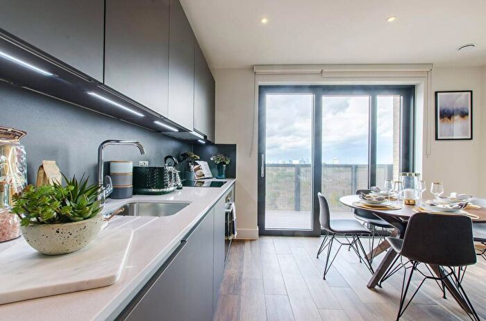 2 Bedroom Flat To Rent In Union Wharf, Greenwich, London, SE8