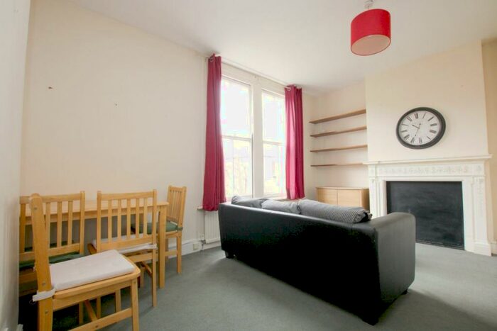 1 Bedroom Flat To Rent In Walm Lane, Willesden Green, NW2