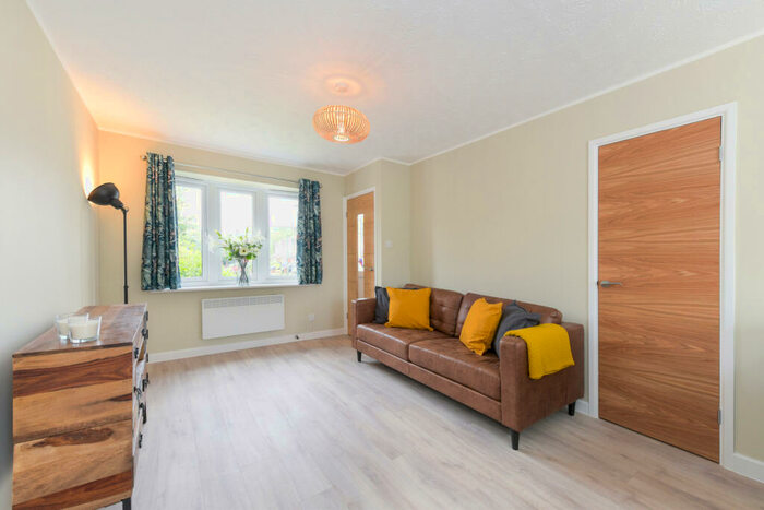 2 Bedroom End Of Terrace House To Rent In Heron Drive, Lenton, Nottingham, NG7